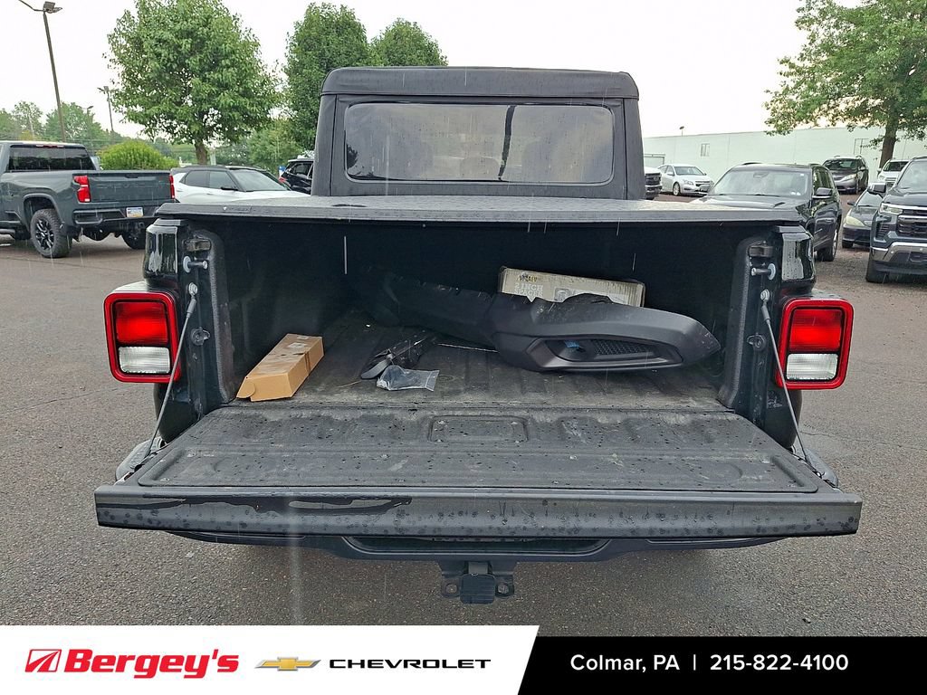 Used 2023 Jeep Gladiator Mojave w/ Cold Weather Group AWD/4WD image 32