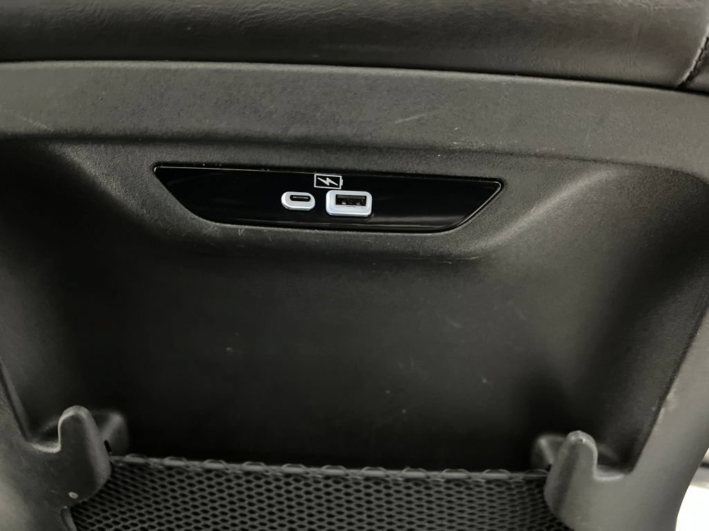 Used 2024 Chrysler Pacifica Limited FWD image 34
