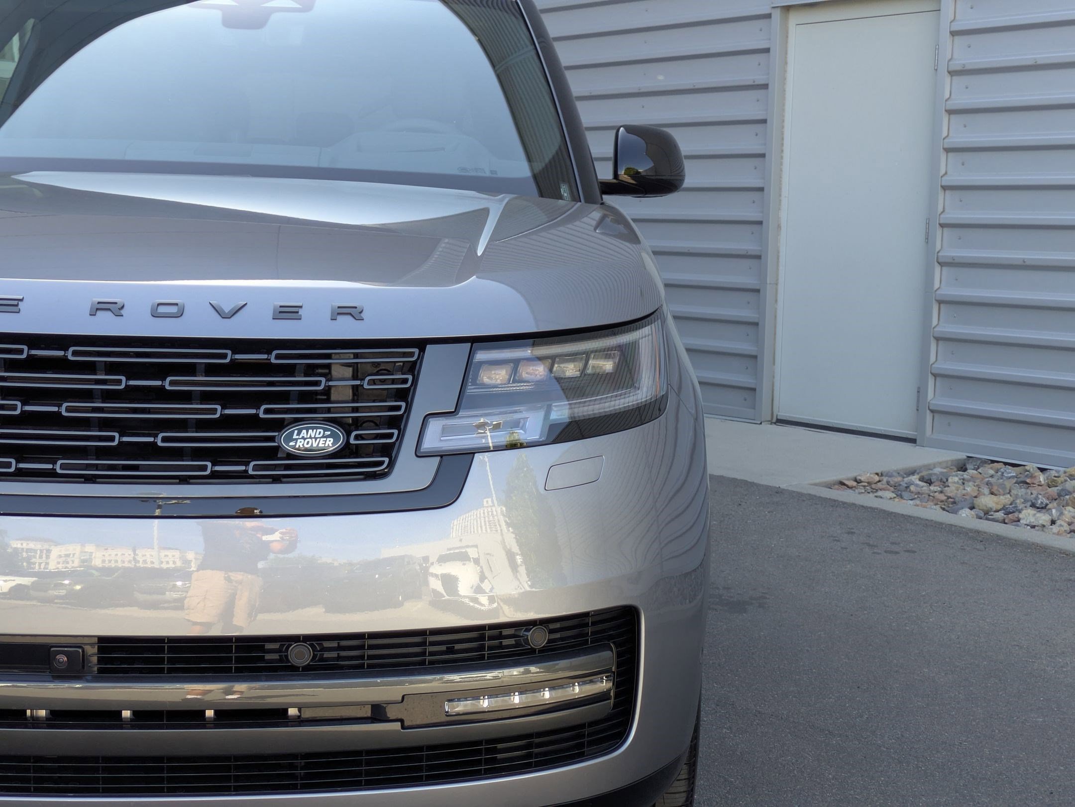 New 2025 Land Rover Range Rover Long Wheelbase SE image 9