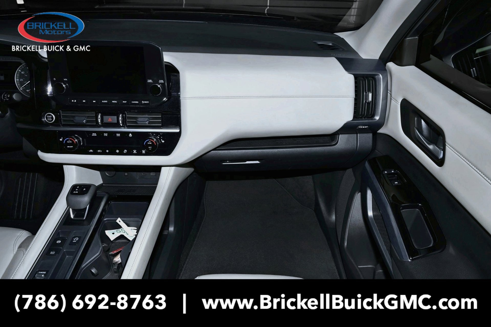 Used 2024 Nissan Pathfinder SL FWD image 18