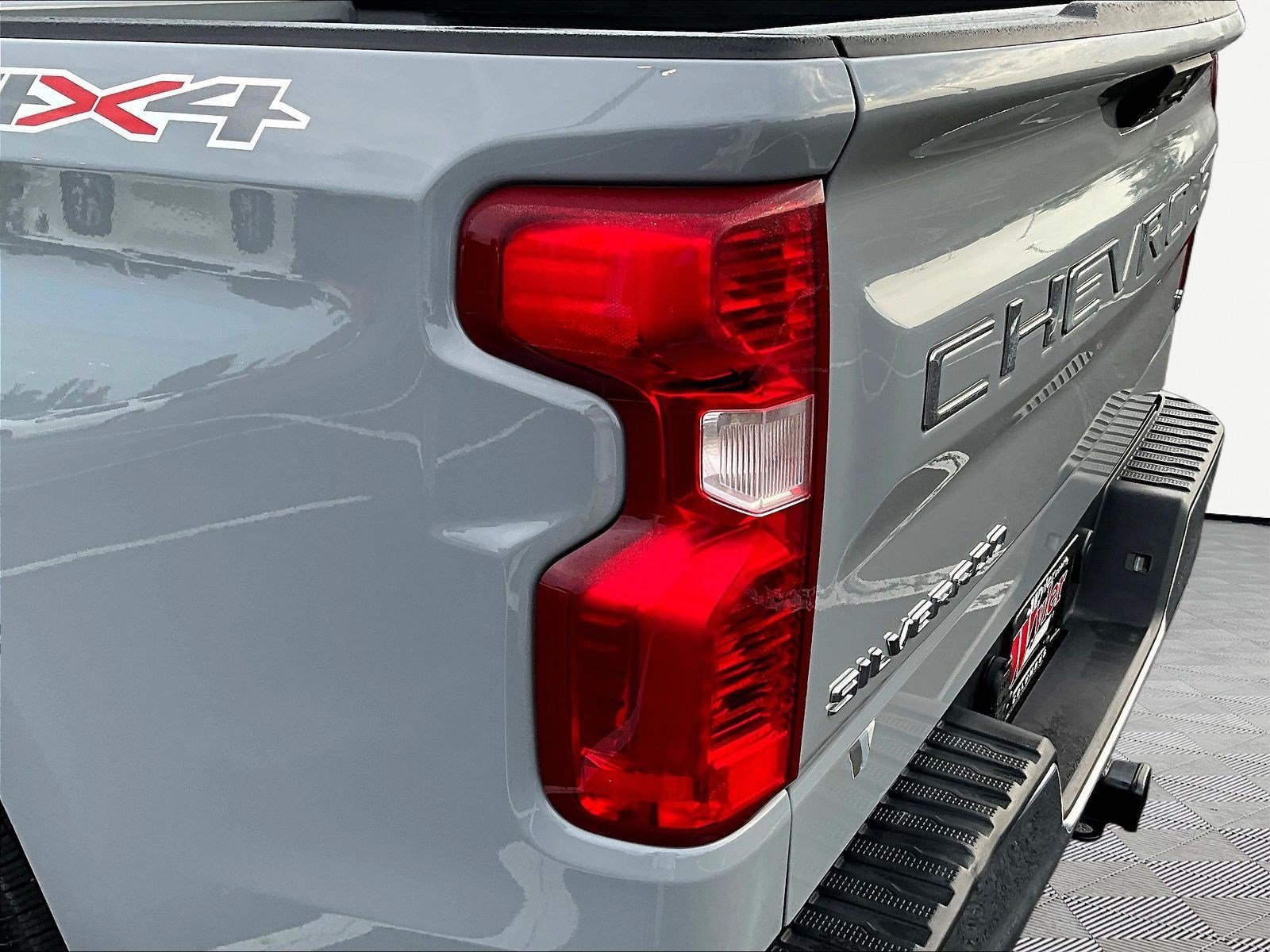 Used 2024 Chevrolet Silverado 1500 LT AWD/4WD image 23