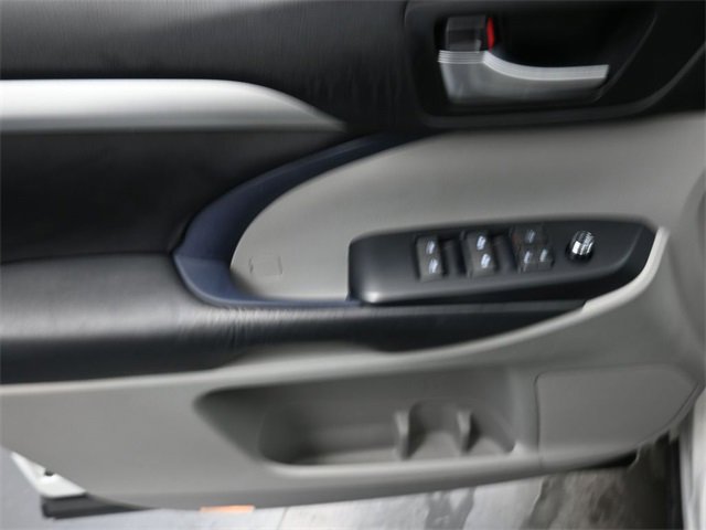 Used 2018 Toyota Highlander XLE image 13