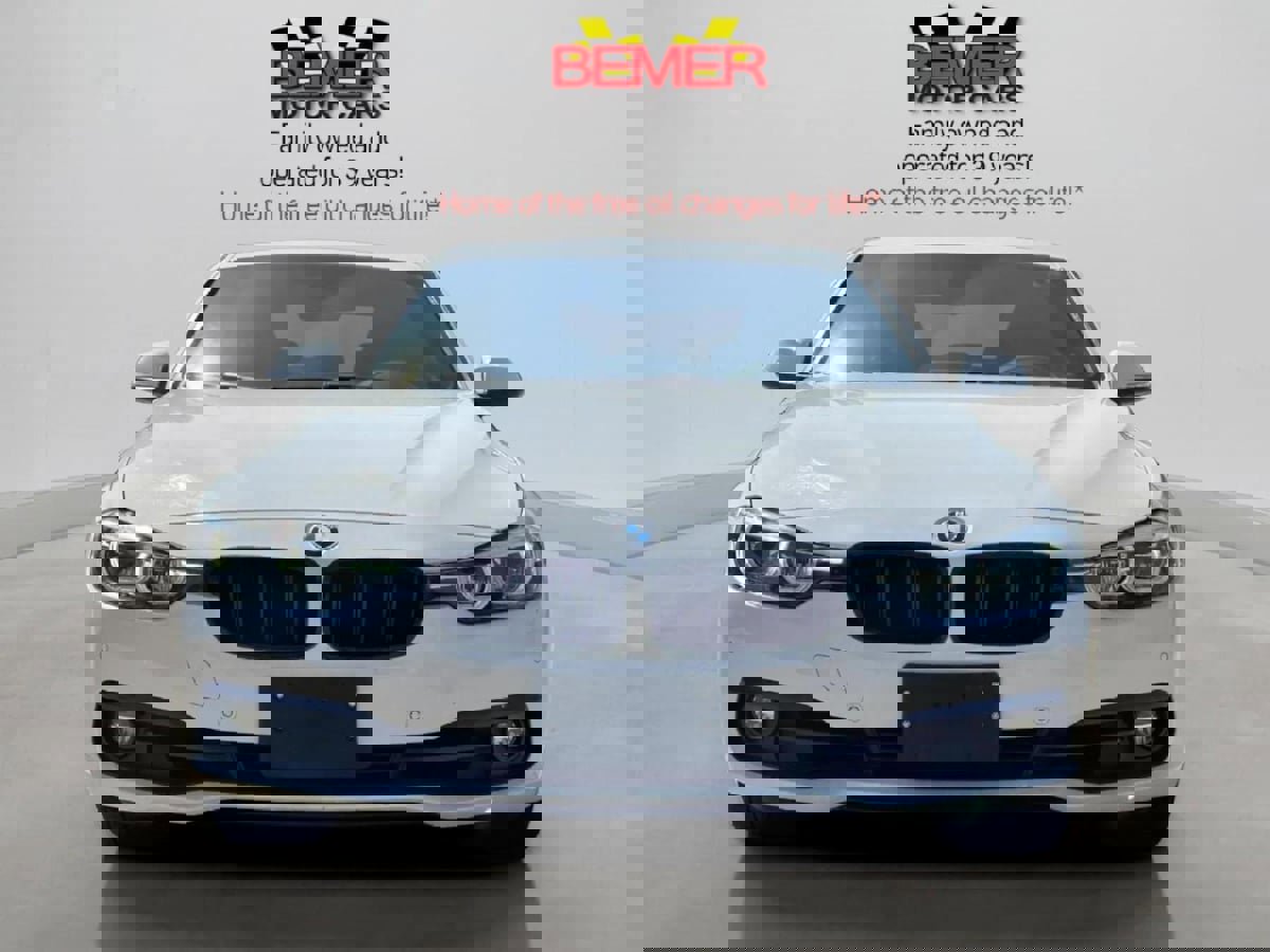 Used 2018 BMW 330i Sedan w/ Premium Package image 8