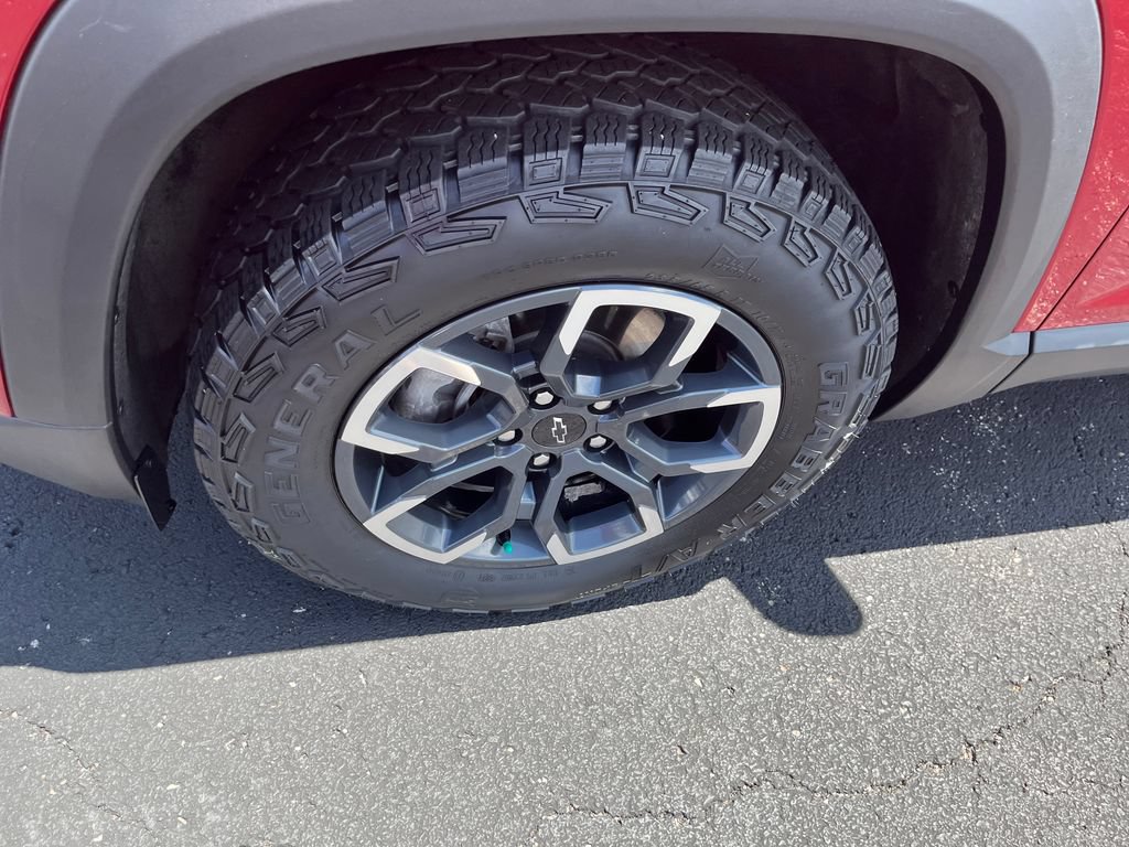 Used 2025 Chevrolet Equinox ACTIV FWD image 9