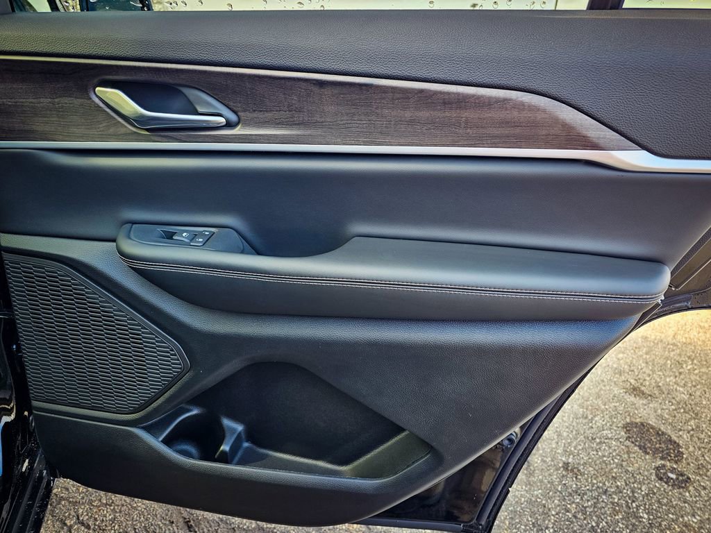 New 2025 Jeep Grand Cherokee L Limited w/ Black Appearance Package image 48