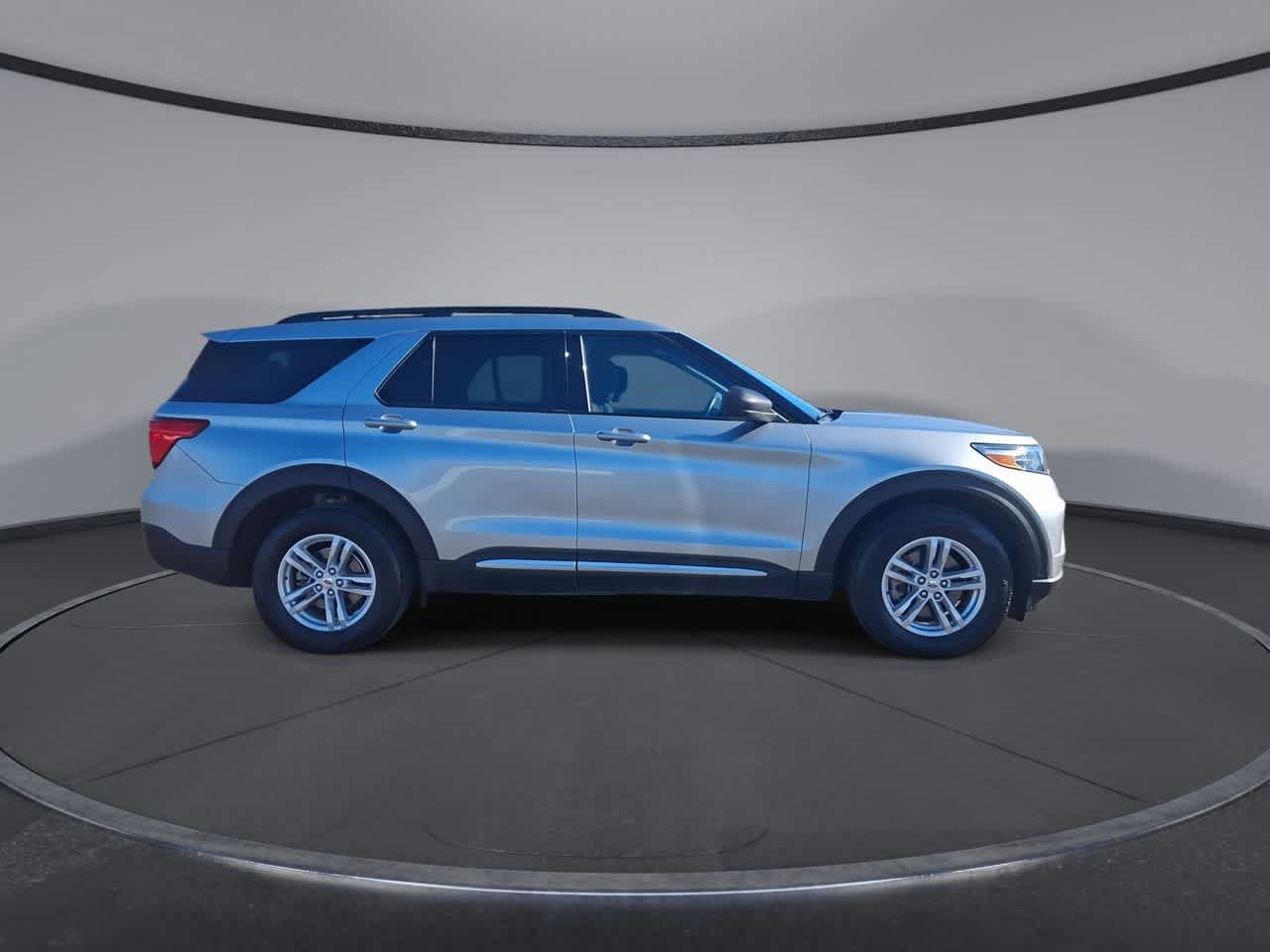 Certified 2023 Ford Explorer XLT image 9