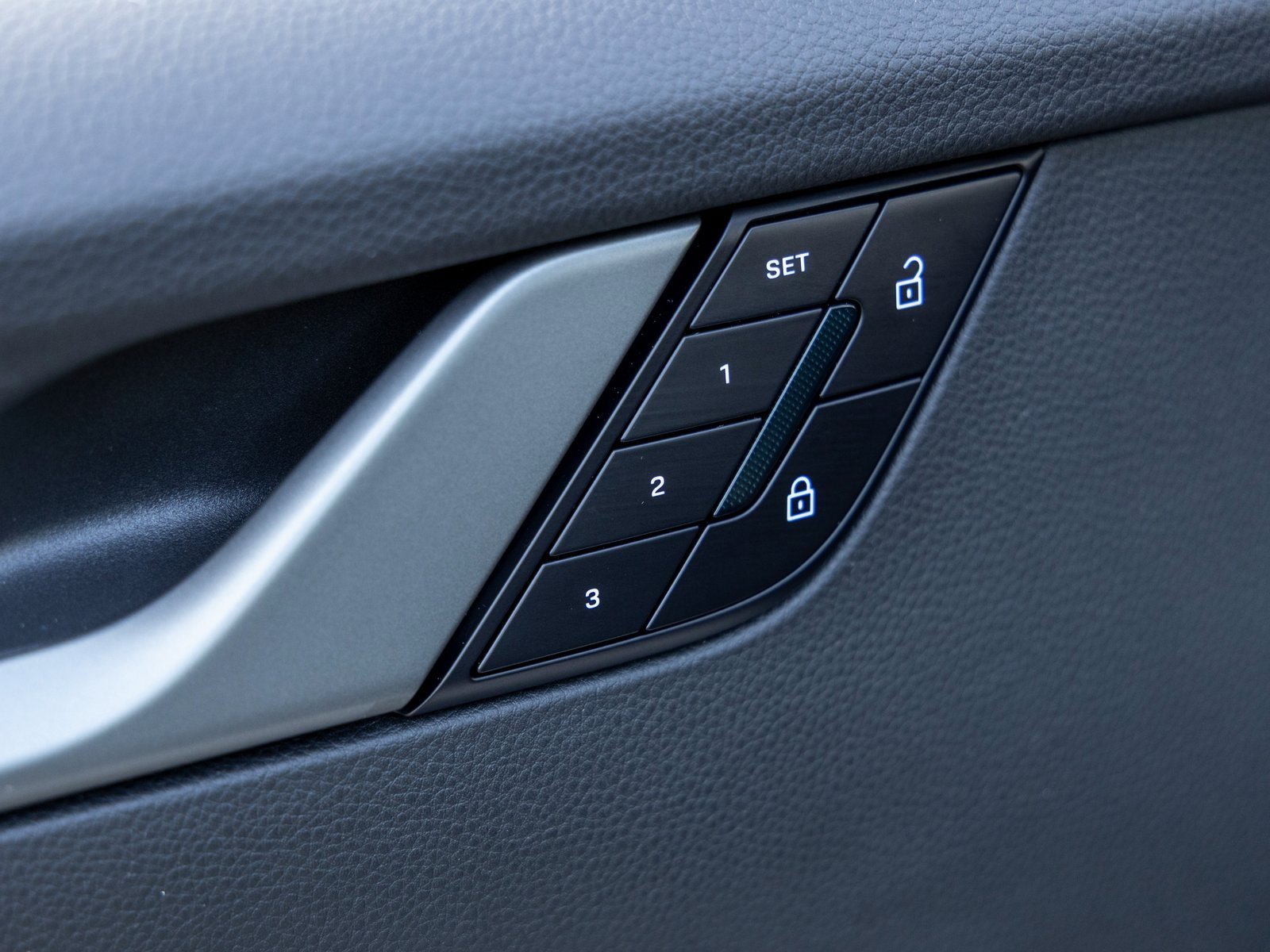 Certified 2025 Porsche 911 Carrera image 22