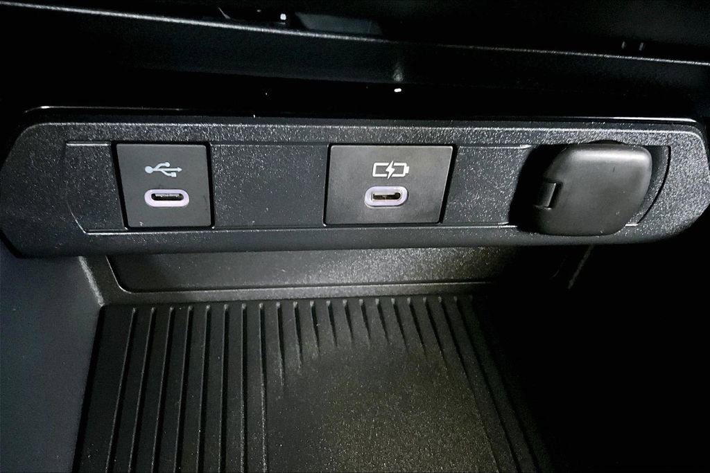Used 2026 Toyota Prius Plug-In Hybrid image 16