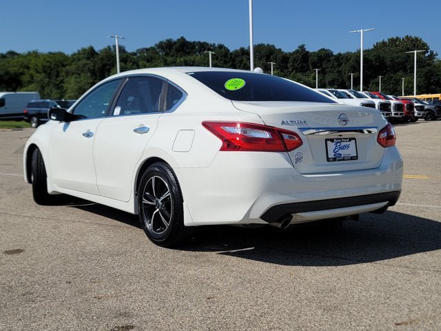 Used 2016 Nissan Altima 2.5 S w/ Power Driver Seat Package FWD image 12