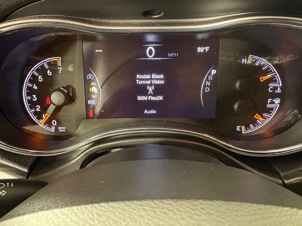 Used 2019 Jeep Grand Cherokee Laredo RWD image 31