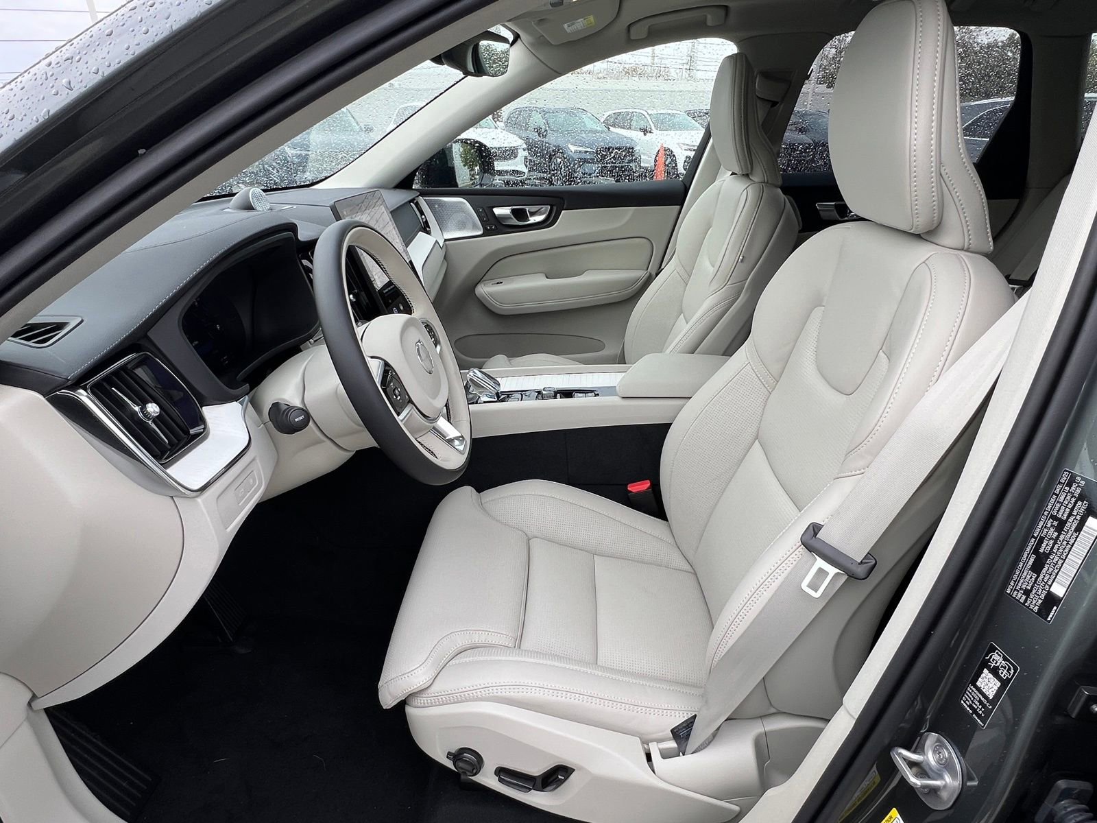 New 2026 Volvo XC60 T8 Ultra image 12