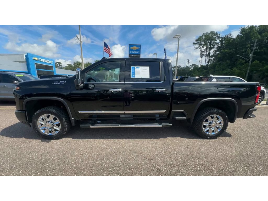 Used 2024 Chevrolet Silverado 2500 High Country w/ High Country Premium Package AWD/4WD image 5