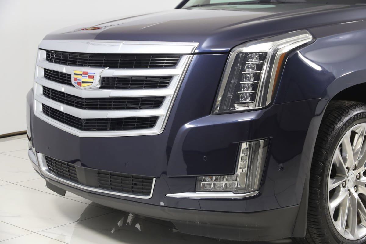 Used 2019 Cadillac Escalade ESV Premium Luxury AWD/4WD image 57
