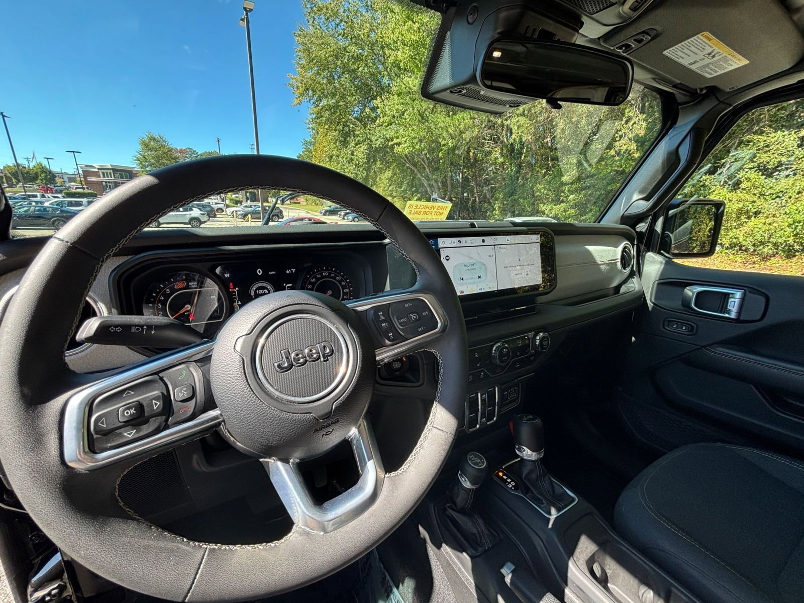 Used 2025 Jeep Wrangler Sahara image 33