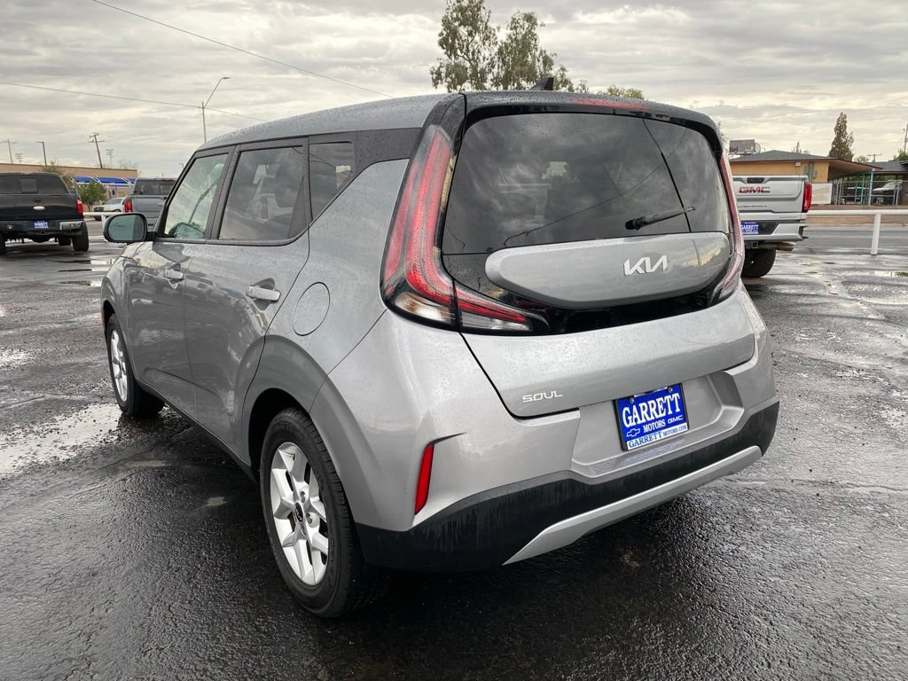 Used 2024 Kia Soul FWD image 13
