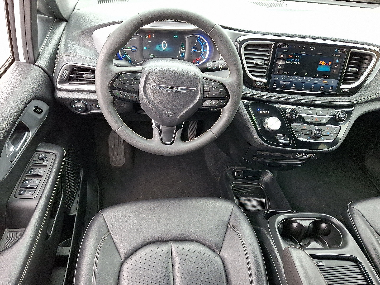 Used 2024 Chrysler Pacifica Limited FWD image 12