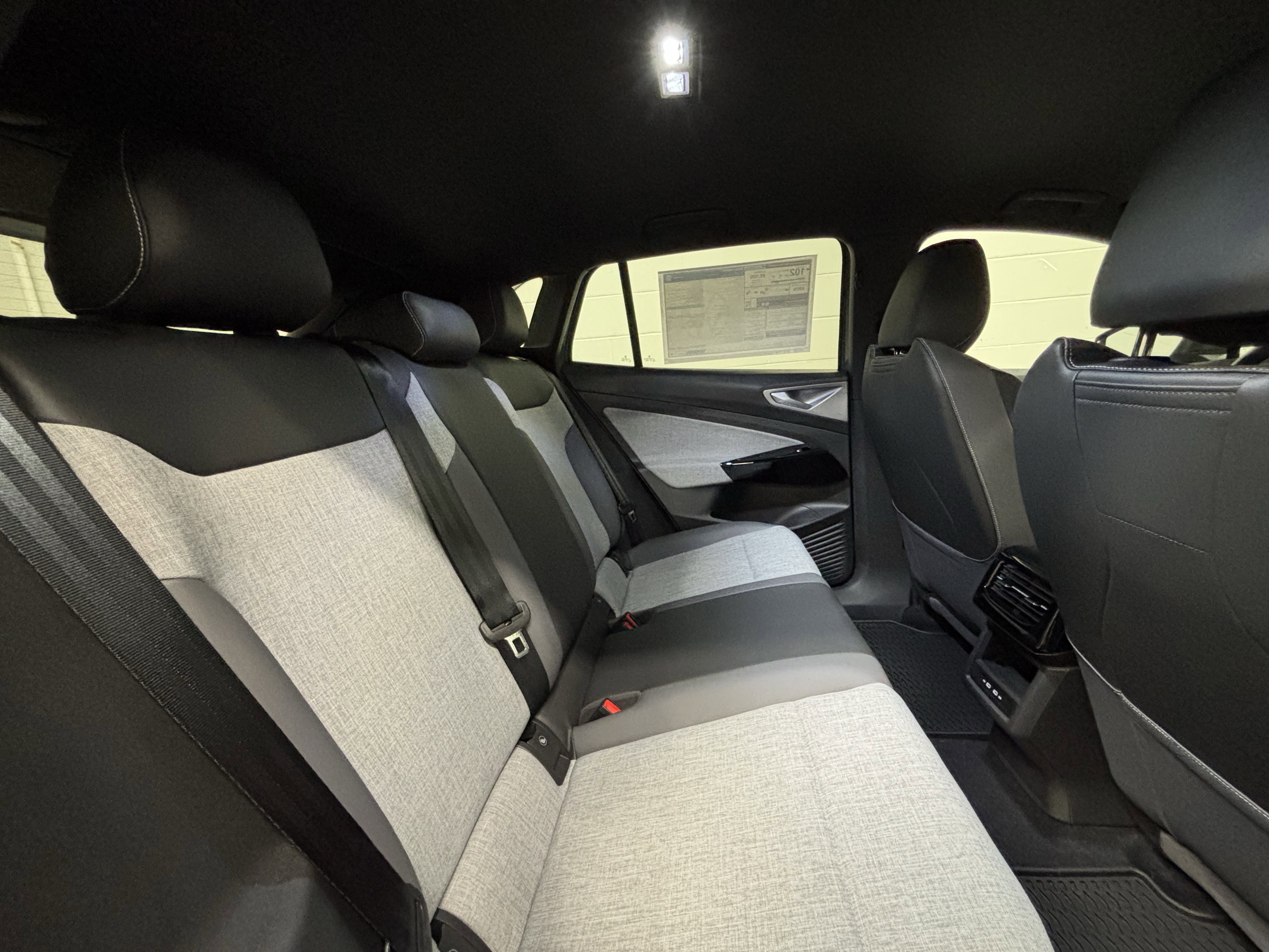 New 2025 Volkswagen ID.4 Pro image 15