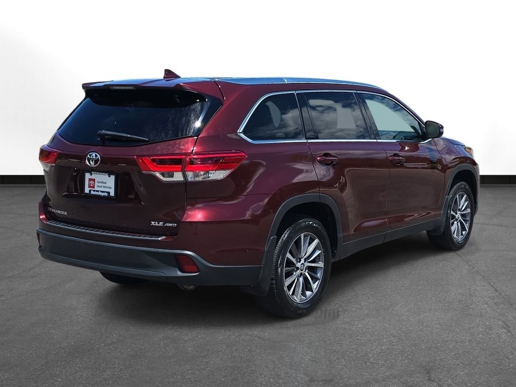 Certified 2019 Toyota Highlander XLE AWD/4WD image 5
