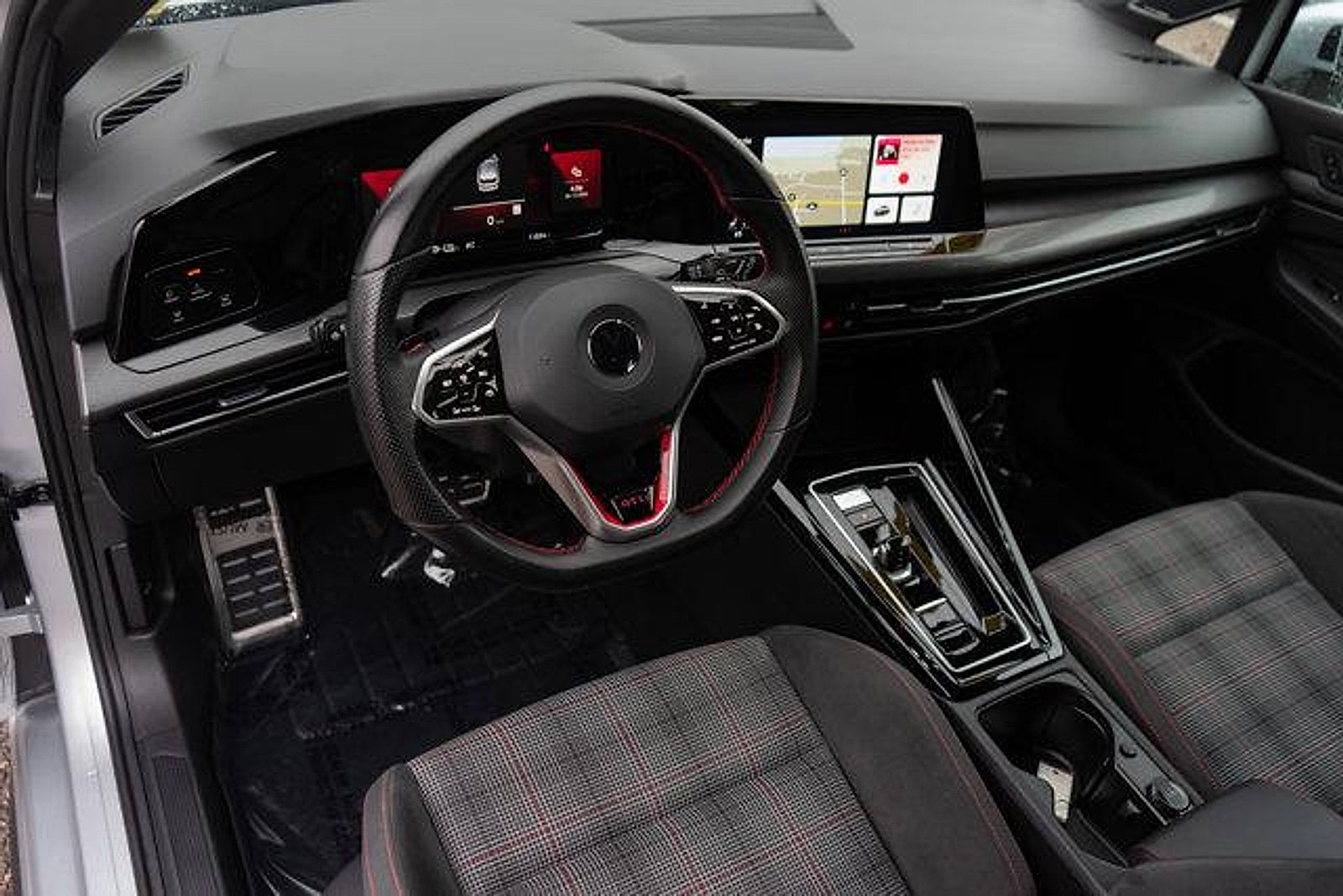 Certified 2023 Volkswagen GTI SE FWD image 13