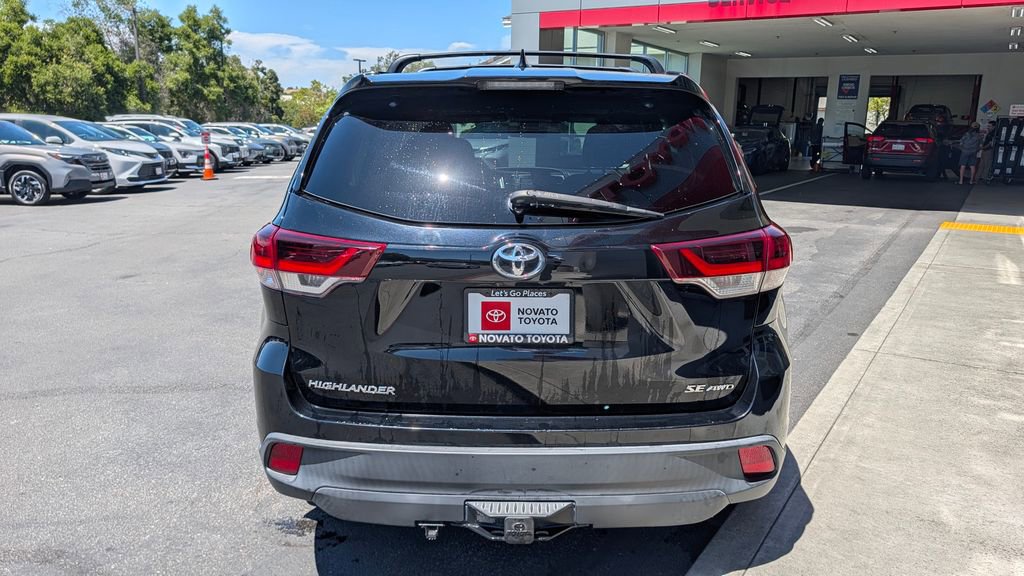 Used 2019 Toyota Highlander SE AWD/4WD image 8