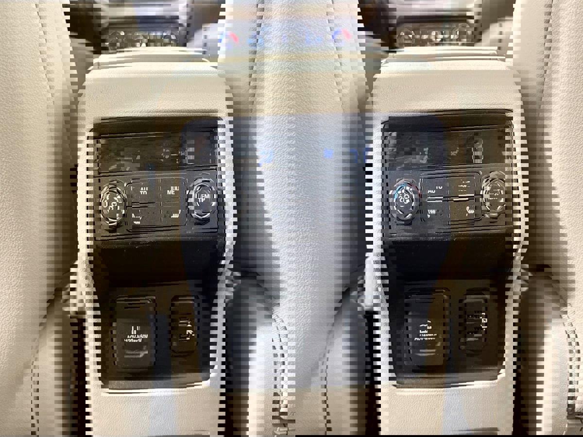 Used 2018 GMC Acadia Denali w/ Technology Package image 32