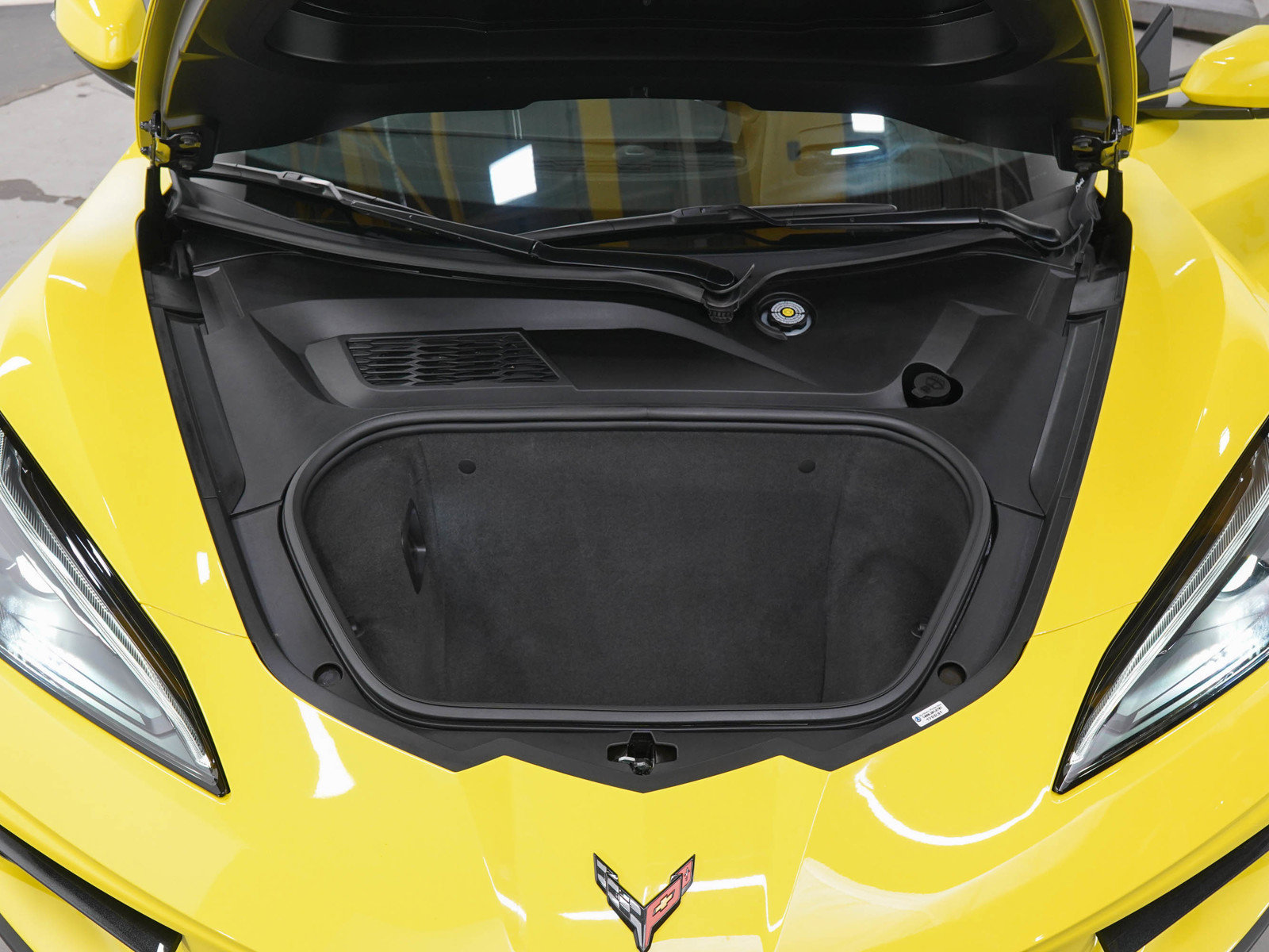 Used 2024 Chevrolet Corvette Stingray Premium Conv w/ Stealth Interior Trim Package RWD image 30