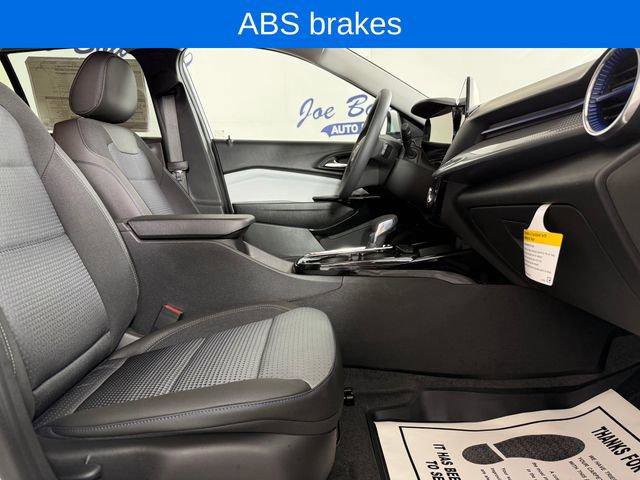 New 2026 Chevrolet Trax LT w/ LPO, Blackout Package image 16