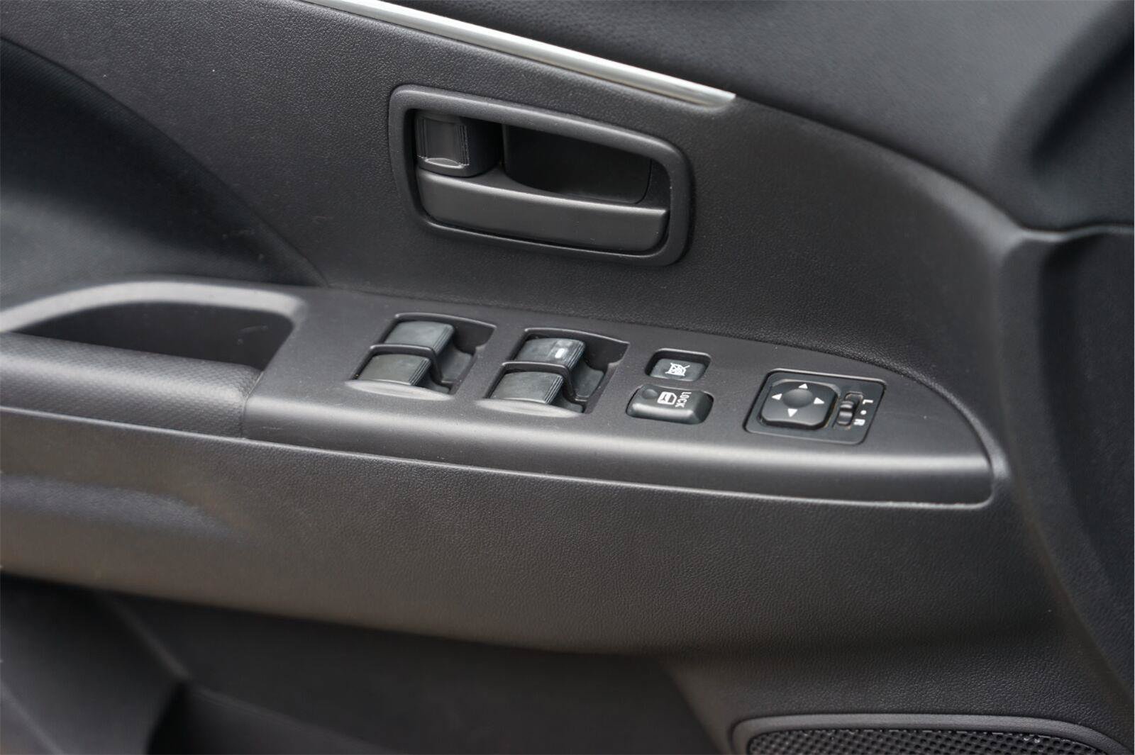 Used 2013 Mitsubishi Outlander Sport ES FWD image 29