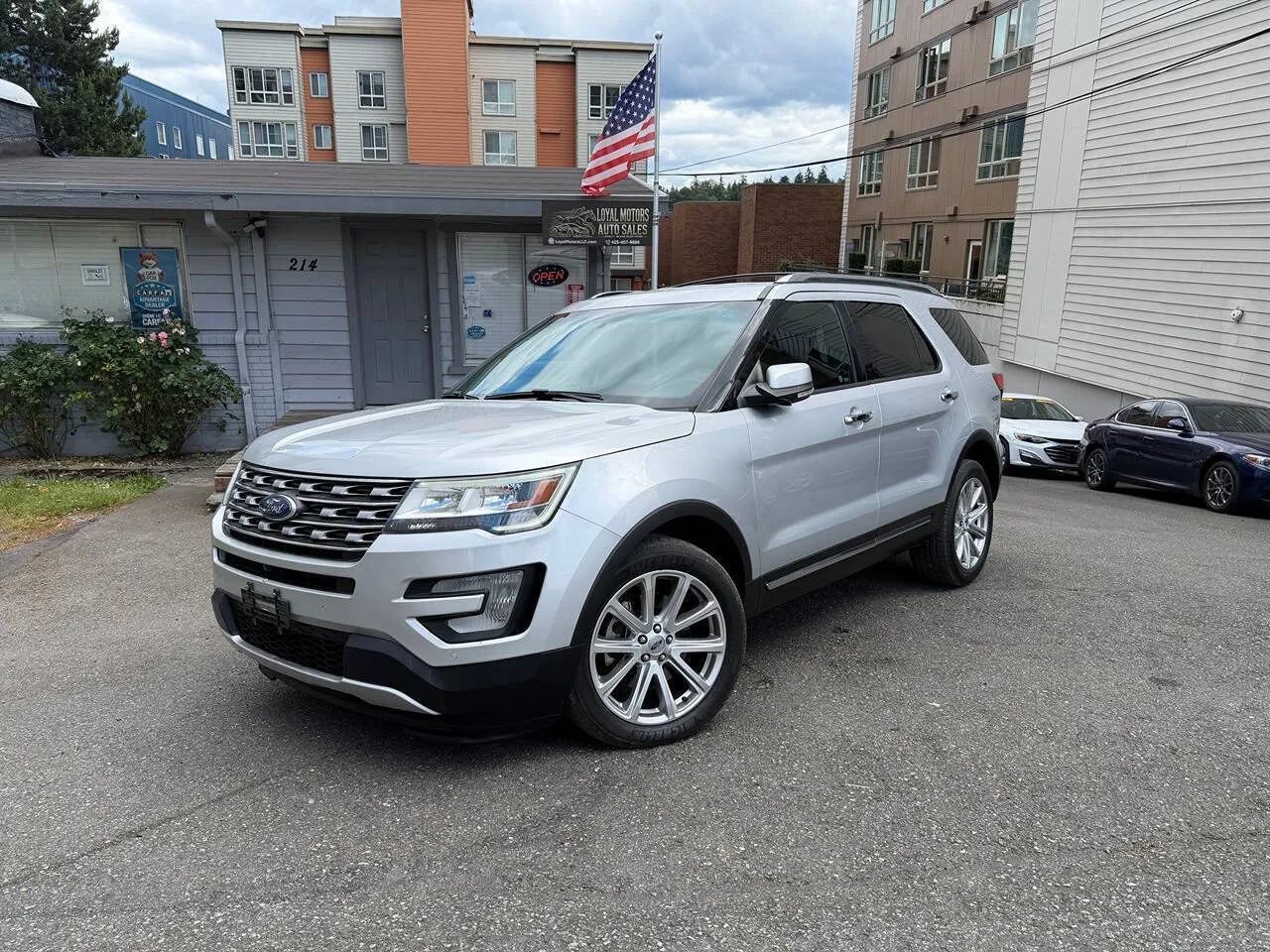Used 2016 Ford Explorer Limited AWD/4WD image 2