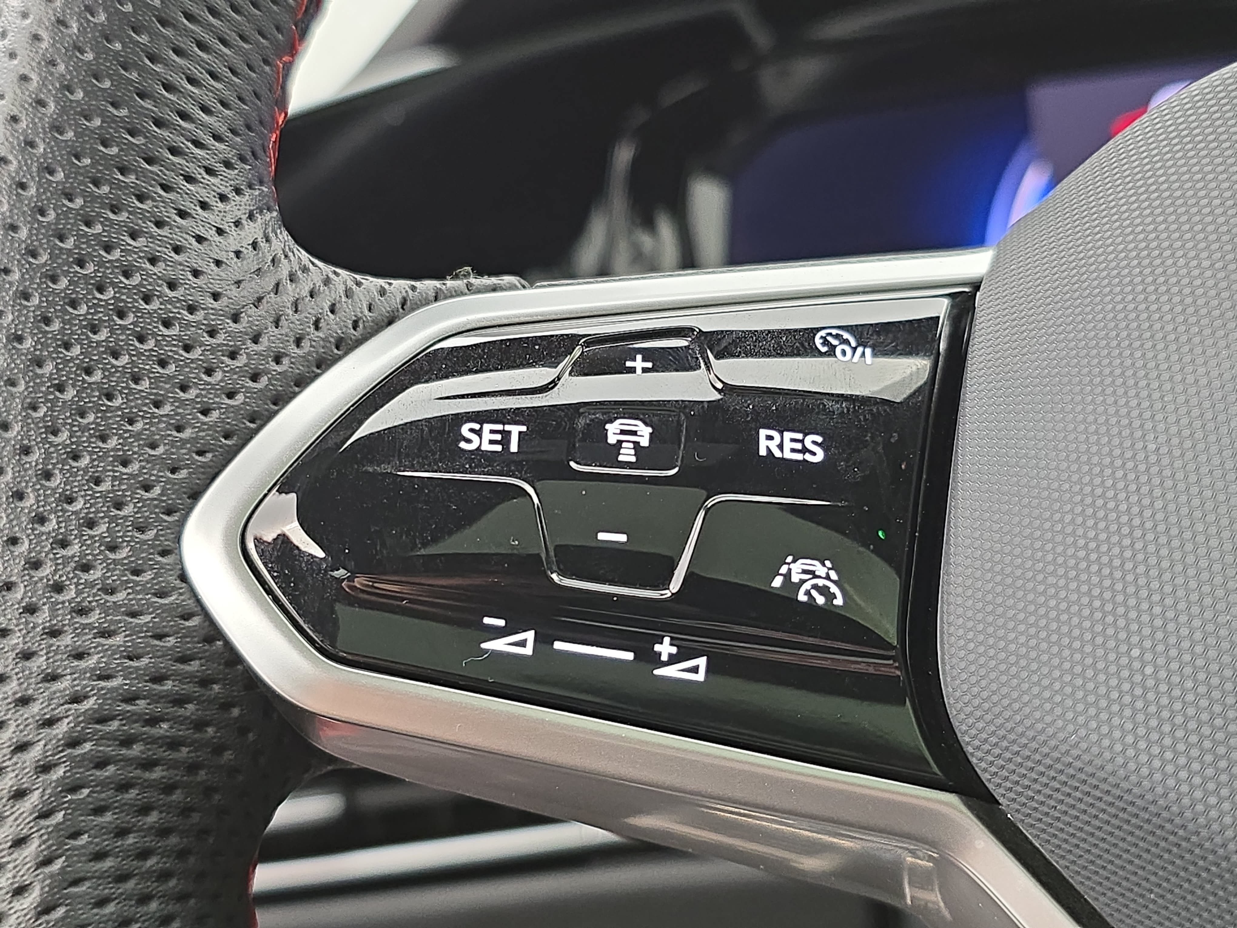 Certified 2024 Volkswagen GTI SE FWD image 16