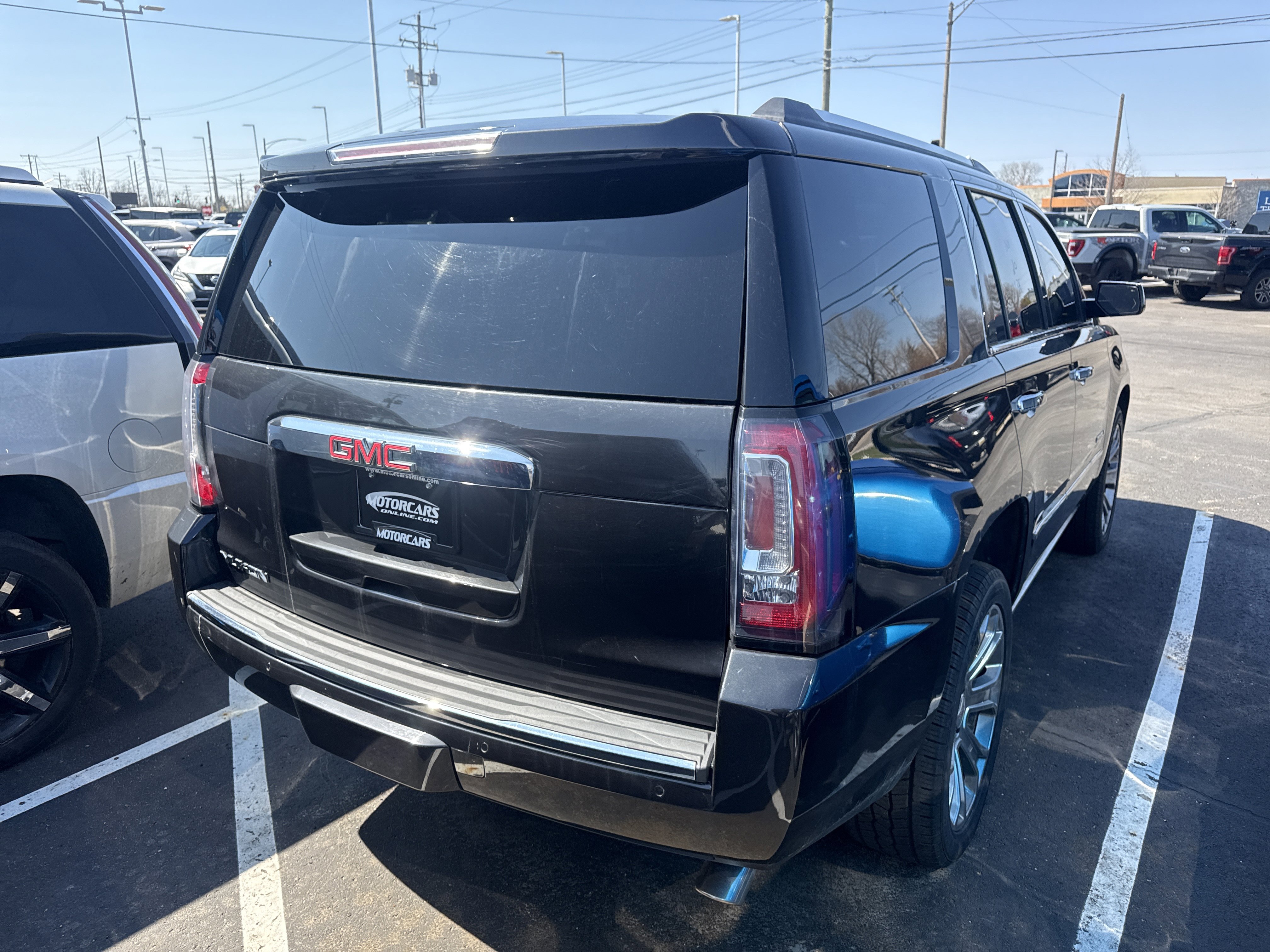 Used 2020 GMC Yukon Denali w/ Denali Ultimate Black Edition AWD/4WD image 3
