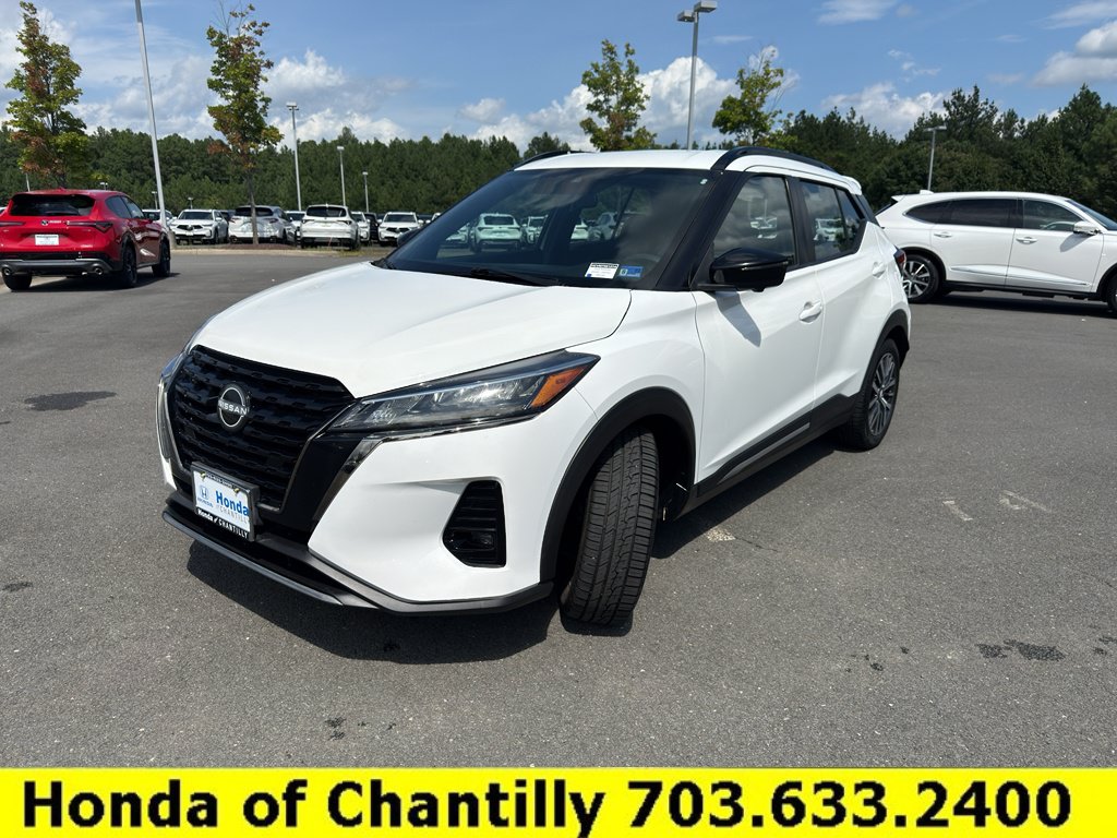 Used 2022 Nissan Kicks SR FWD image 3