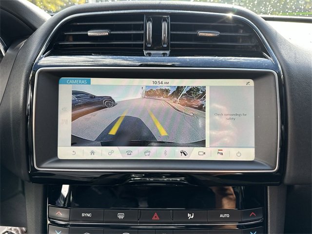 Used 2020 Jaguar F-PACE image 19