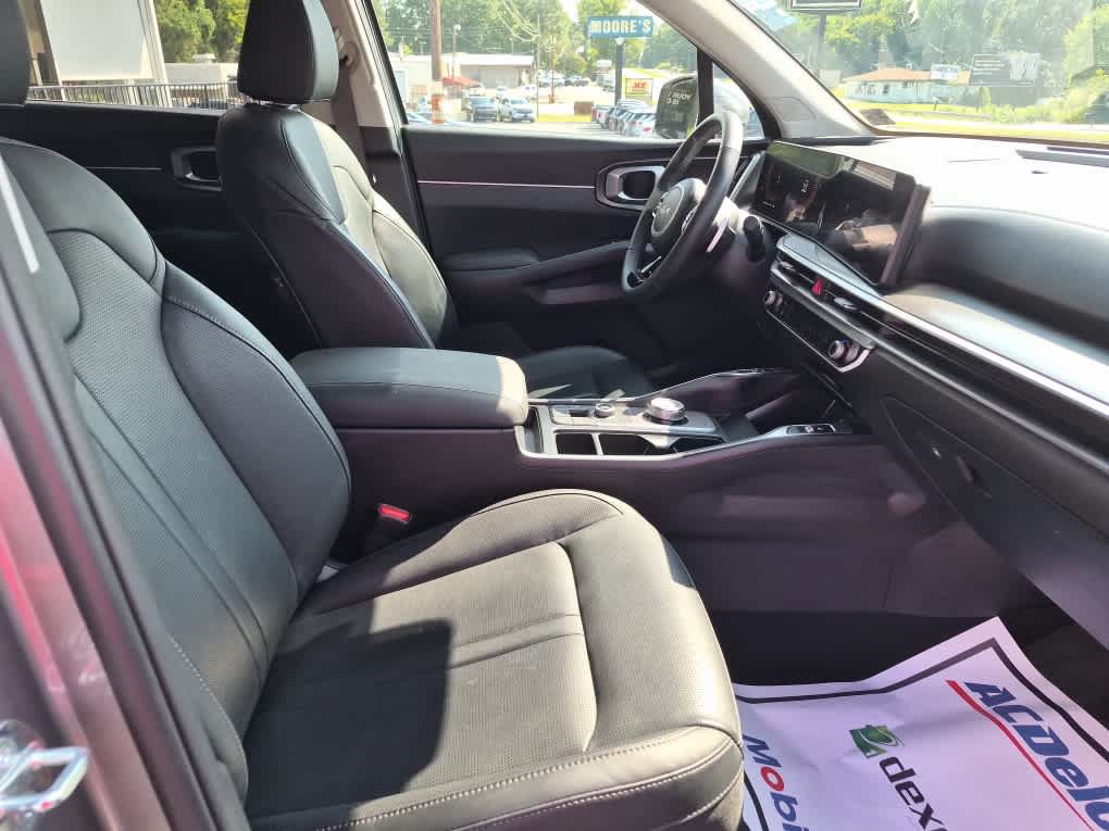 Used 2025 Kia Sorento EX AWD/4WD image 47