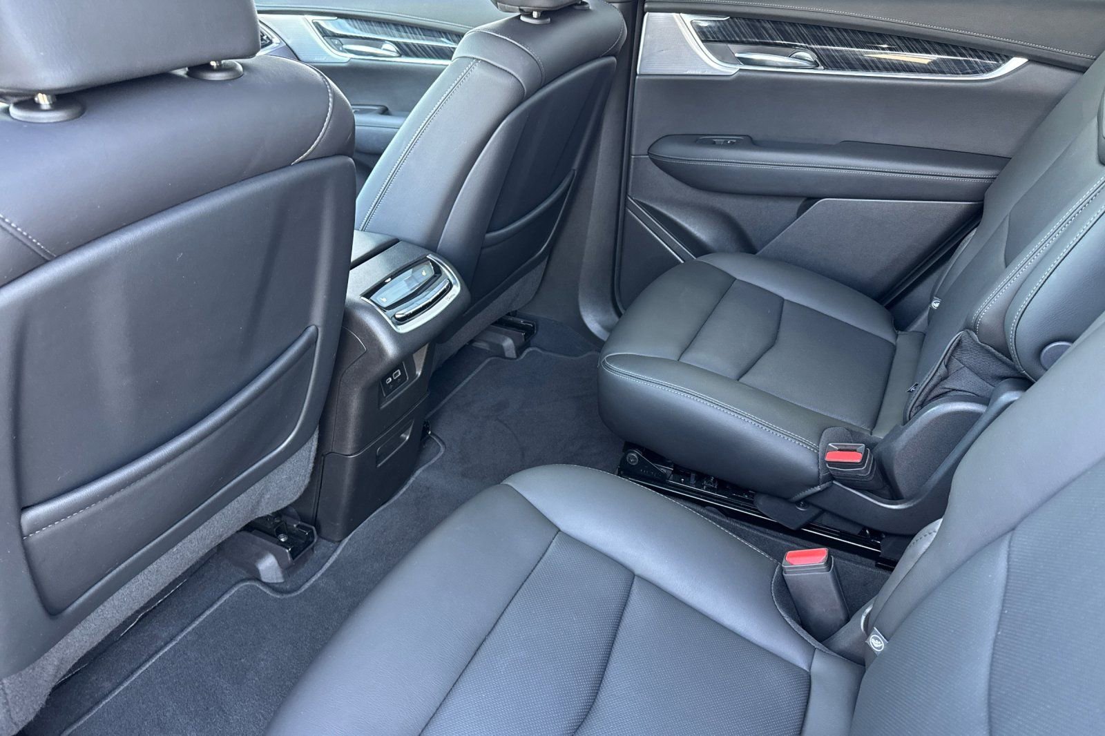 Certified 2023 Cadillac XT6 Premium Luxury w/ Technology Package image 13