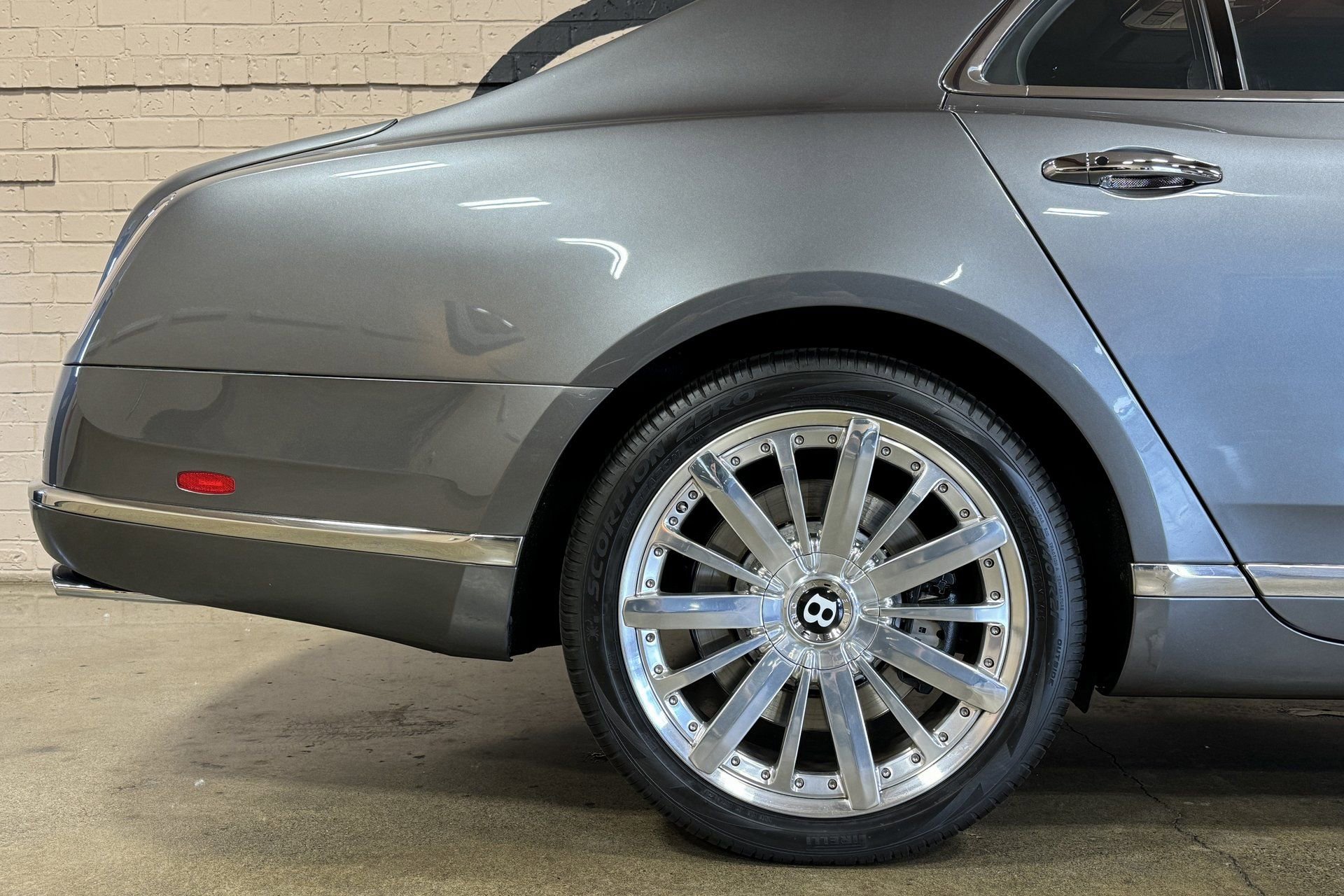 Used 2013 Bentley Mulsanne image 30