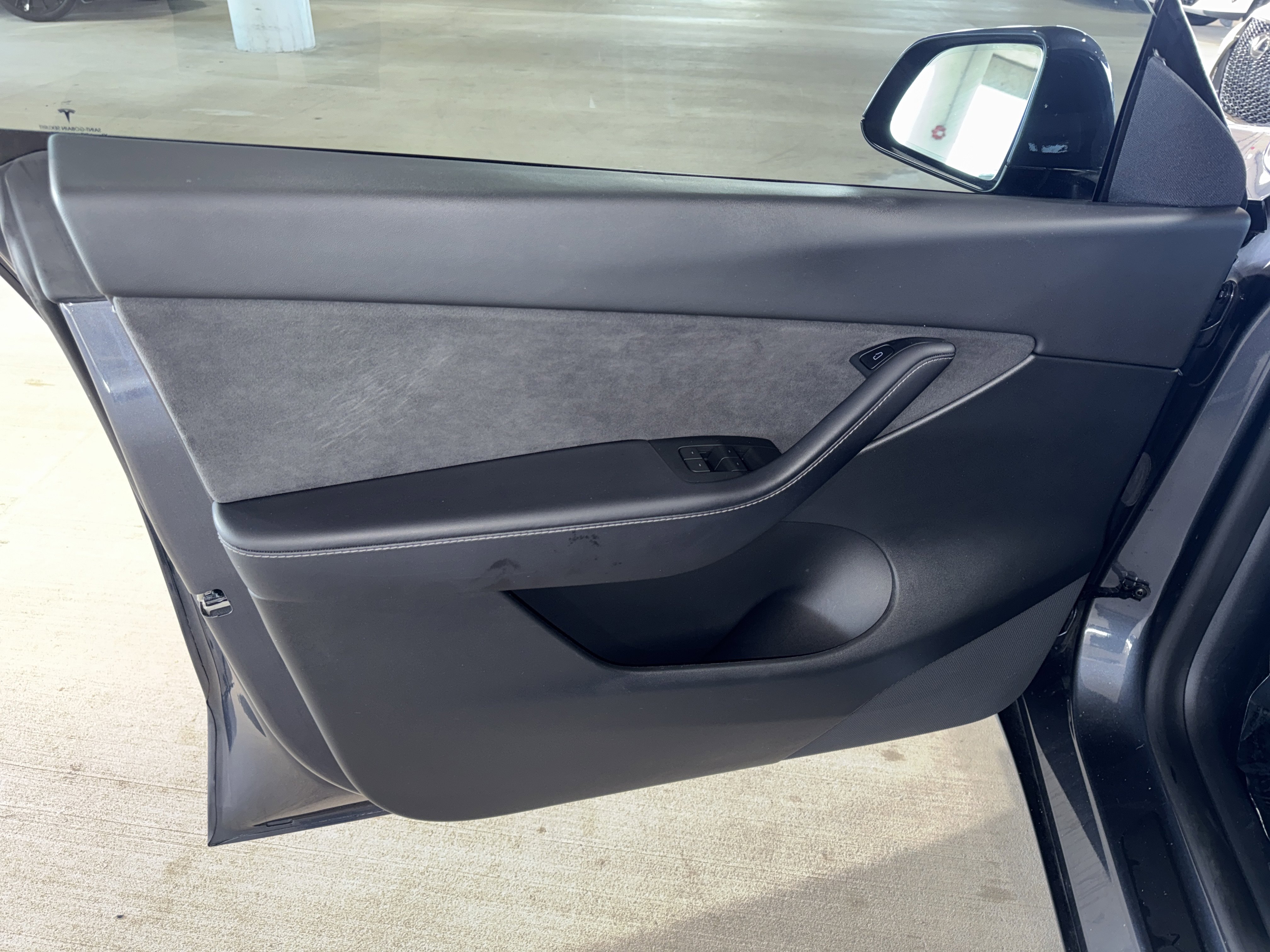 Used 2022 Tesla Model Y Long Range image 17