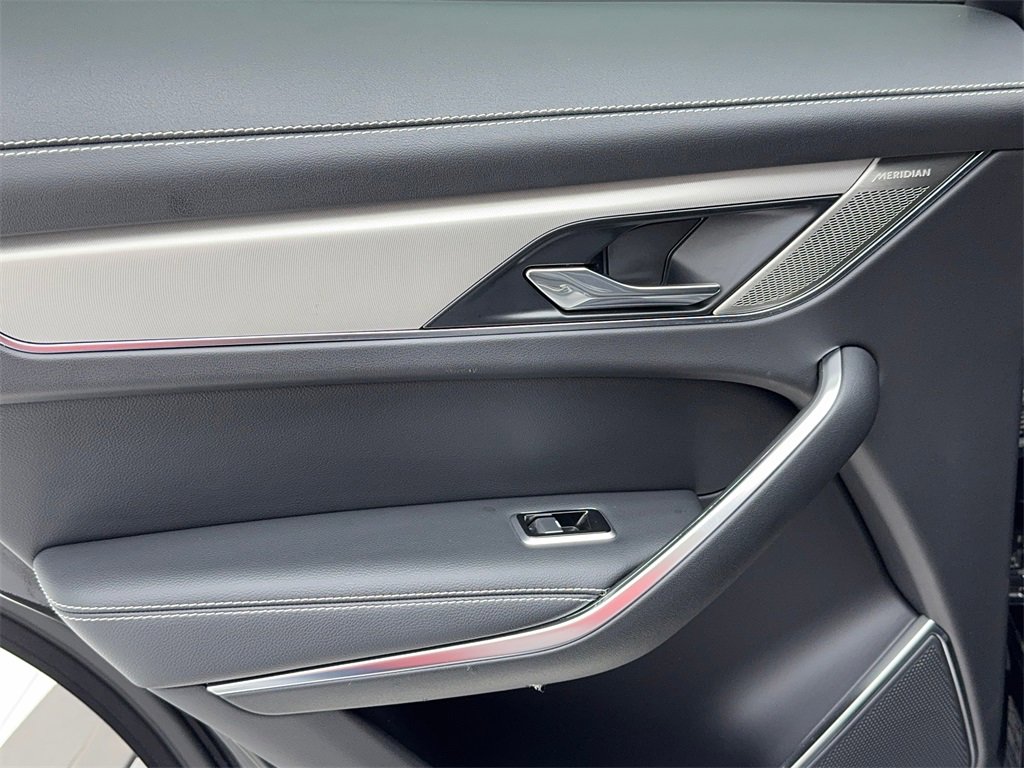 Used 2024 Jaguar F-PACE R-Dynamic S image 44