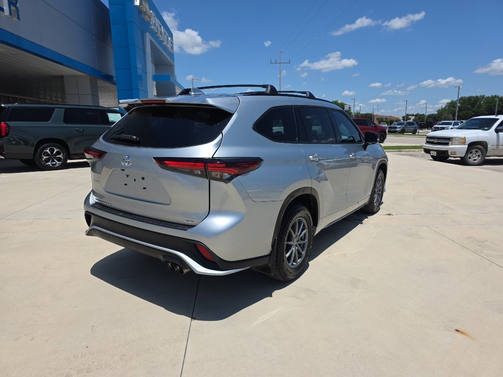 Certified 2024 Toyota Highlander XSE FWD image 19