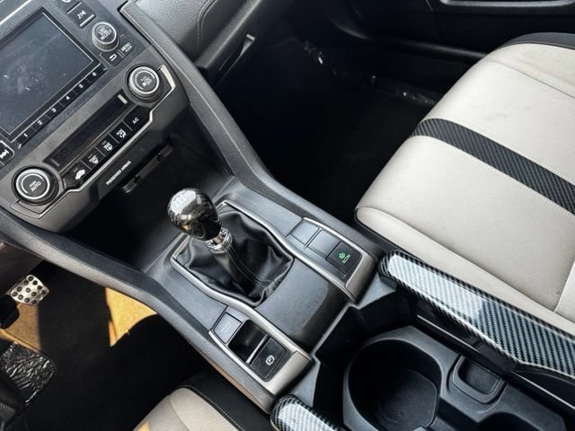 Used 2018 Honda Civic Sport image 12