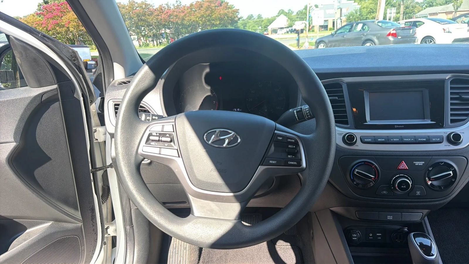 Used 2020 Hyundai Accent SE FWD image 14