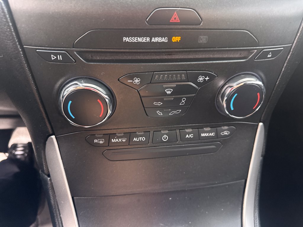 Used 2015 Ford Edge SEL FWD image 31
