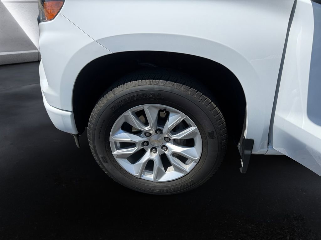 Certified 2023 Chevrolet Silverado 1500 Custom RWD image 9