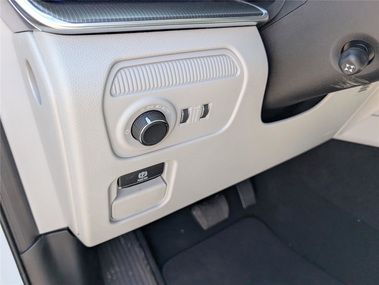 New 2026 Jeep Grand Wagoneer Summit image 19