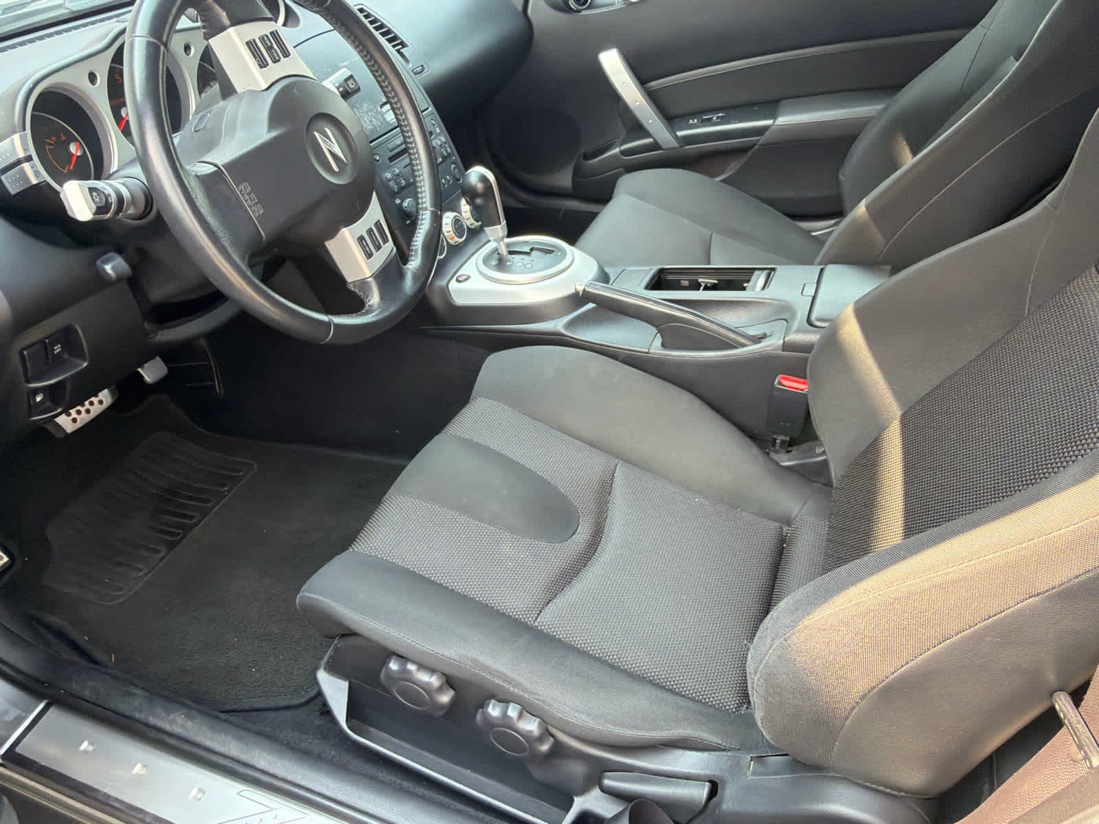 Used 2006 Nissan 350Z Enthusiast w/ (K96) Aerodynamics Pkg RWD image 12