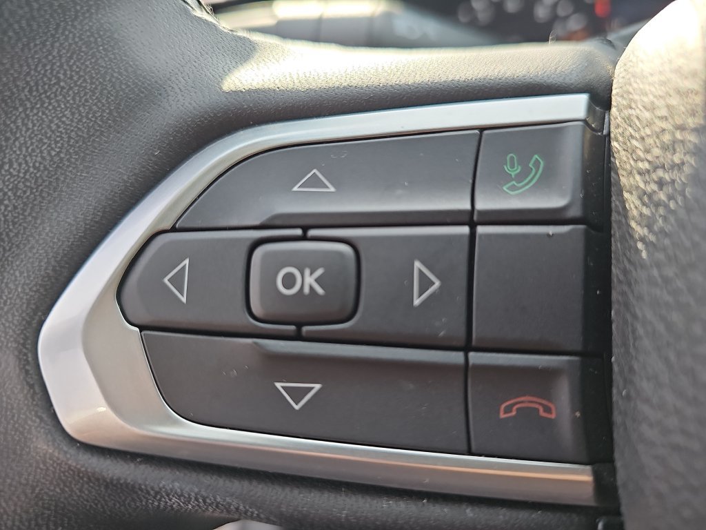 Used 2025 Jeep Compass Limited AWD/4WD image 16