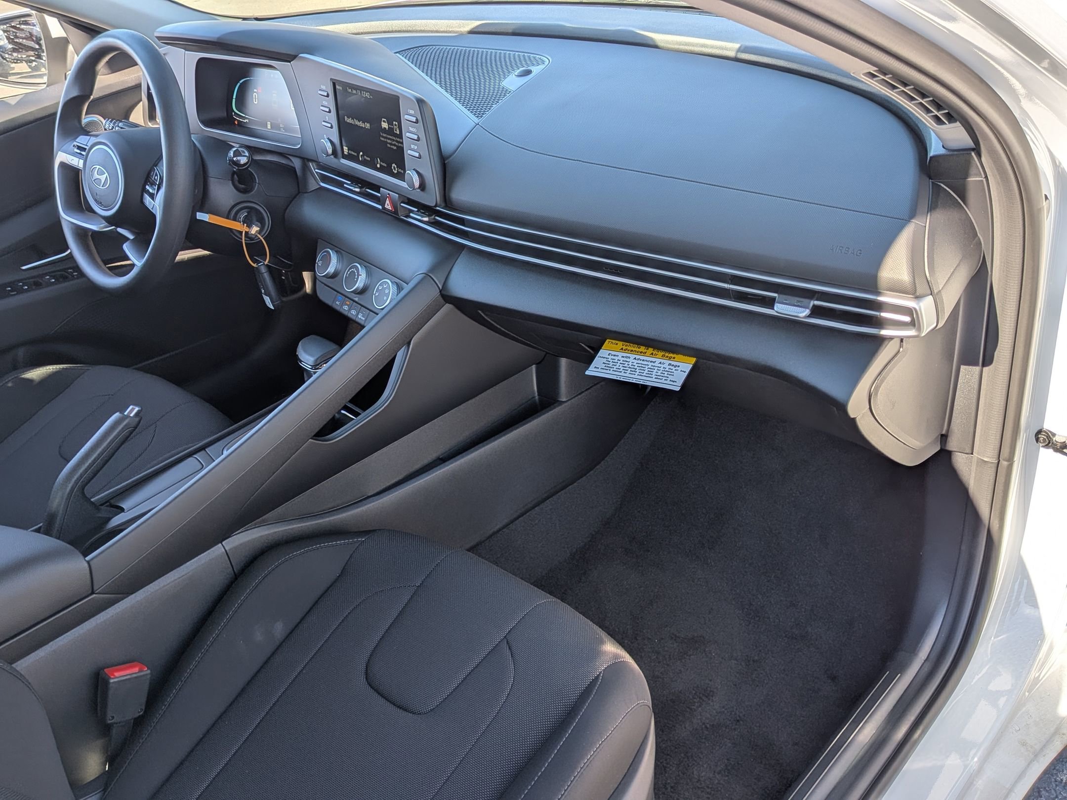 New 2026 Hyundai Elantra SE FWD image 24