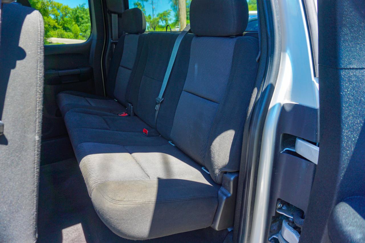 Used 2010 GMC Sierra 2500 SLE w/ SLE Preferred Package AWD/4WD image 13