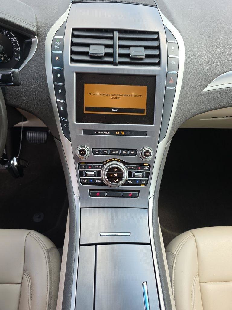 Used 2019 Lincoln MKZ Premiere FWD image 12