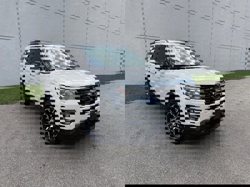 Used 2017 Ford Explorer Sport w/ Equipment Group 401A image 2